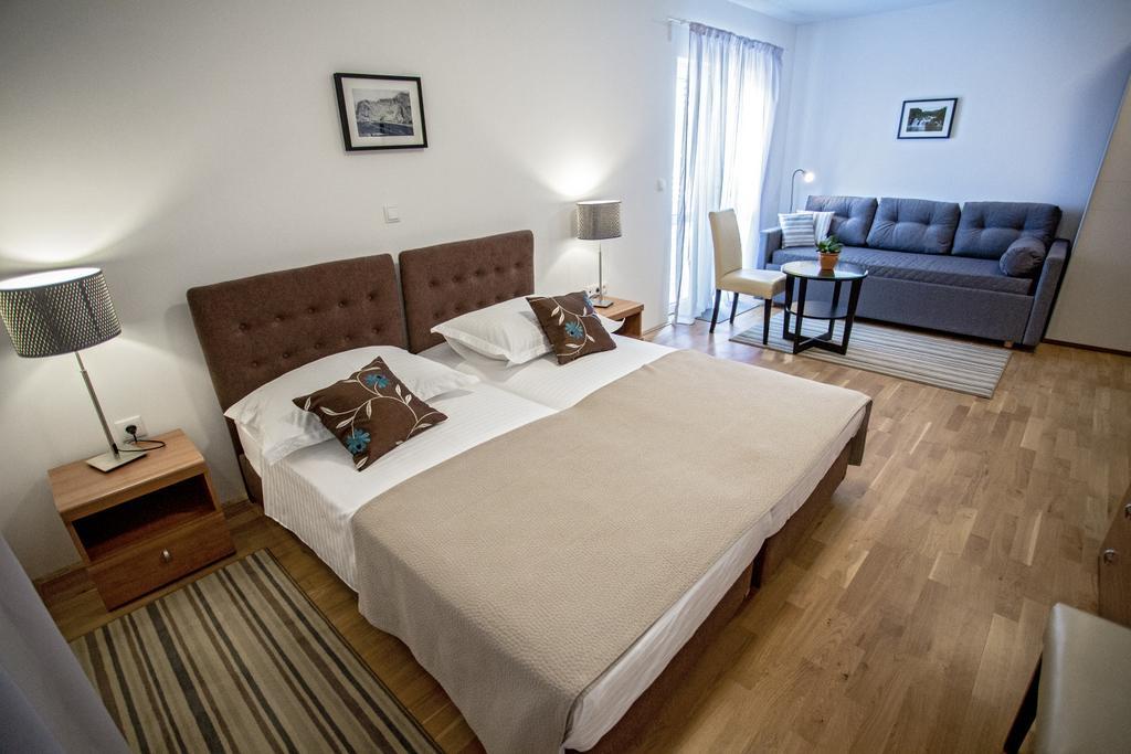 Rooms Margarita Stobreč Buitenkant foto